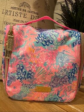 Lilly Pulitzer Travel/Case bag, Splendor in the sand new without tags